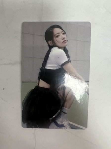 Le Sserafim: Unforgiven: Weverse Photocard-