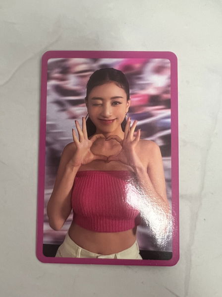 Twice: Ready To Be: Photocard READY-