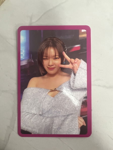 Twice: Ready To Be: Photocard READY-